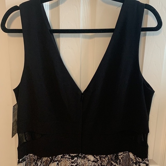 Xscape Plus Snake Print Sleeveless Gown - Picture 5 of 8